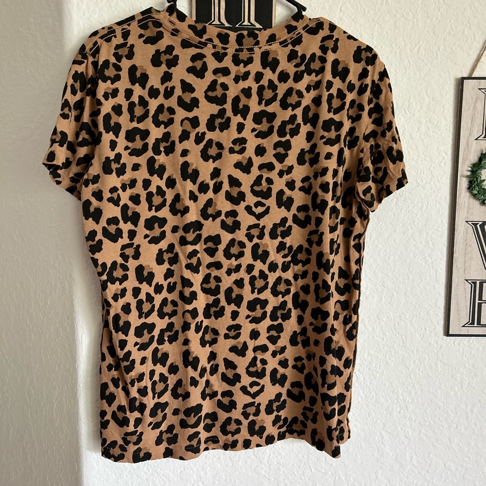 💰PRICE ⬇️ N PHILANTHROPY • Leopard Short Sleeve Blouse • sz S • - Picture 2 of 7